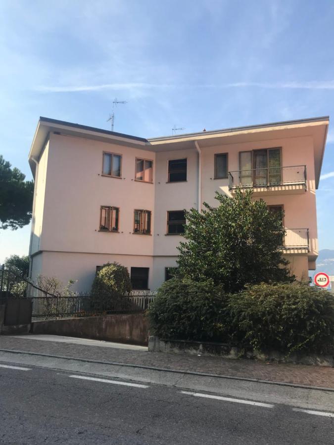 Hotel Gli Oleandri Bellano Zewnętrze zdjęcie